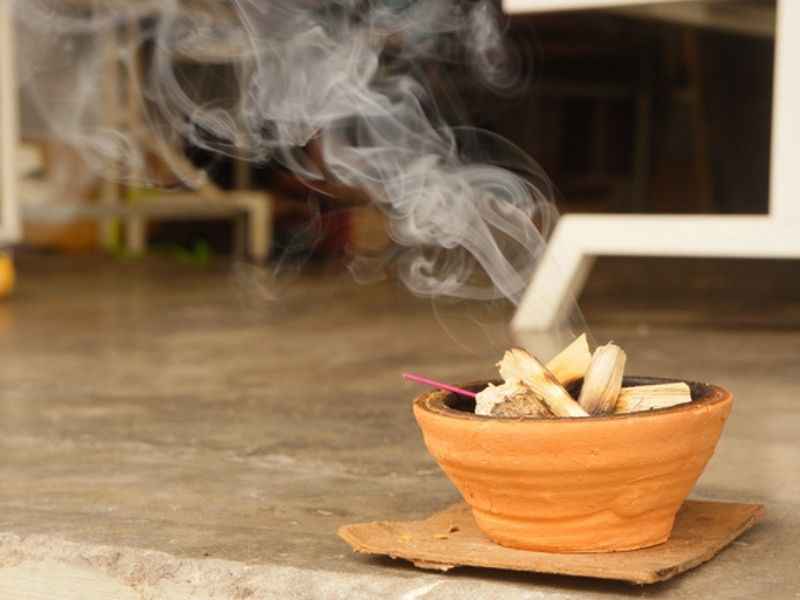 Tại sao nên xông nhà mới